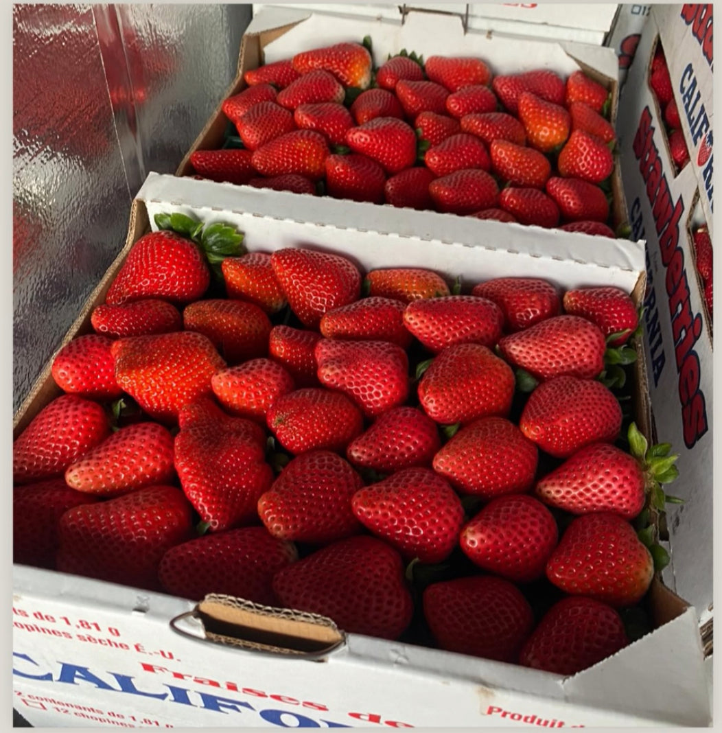 Full Flat Conventional Strawberries